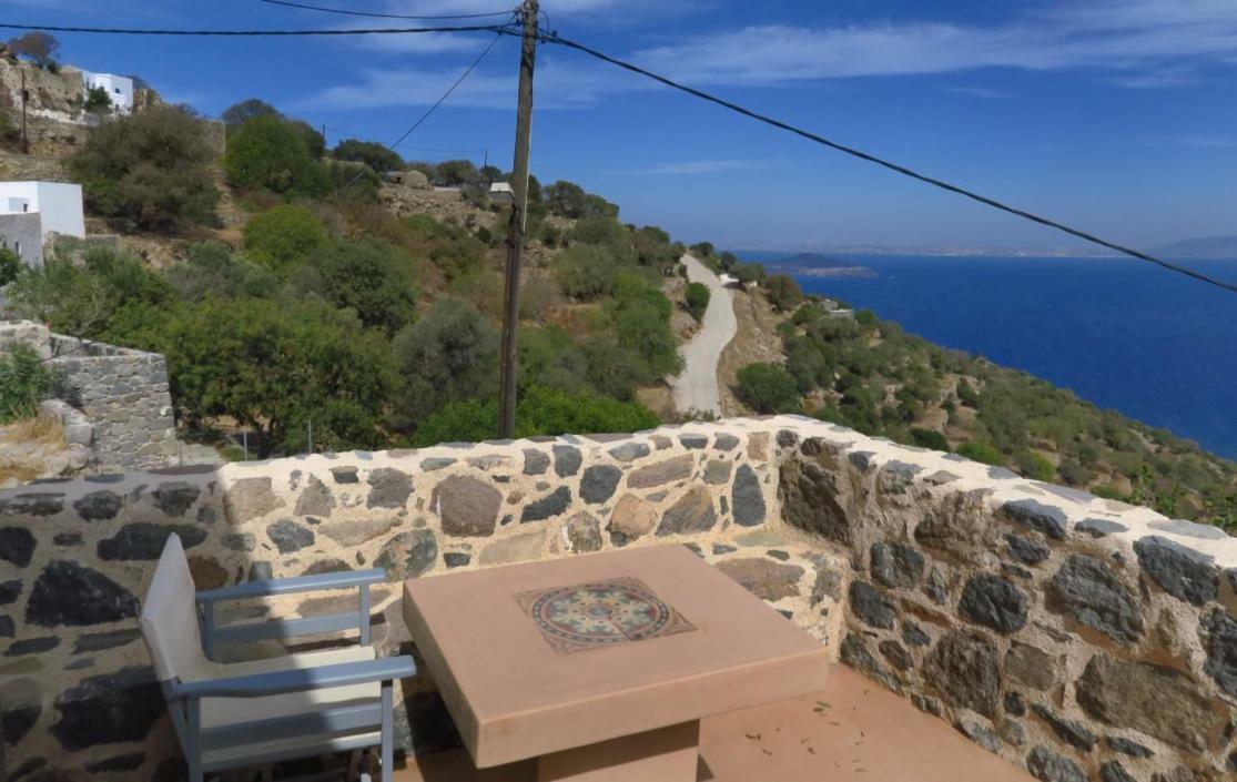 Emporeiós Moustafa Stone Houseヴィラ エクステリア 写真